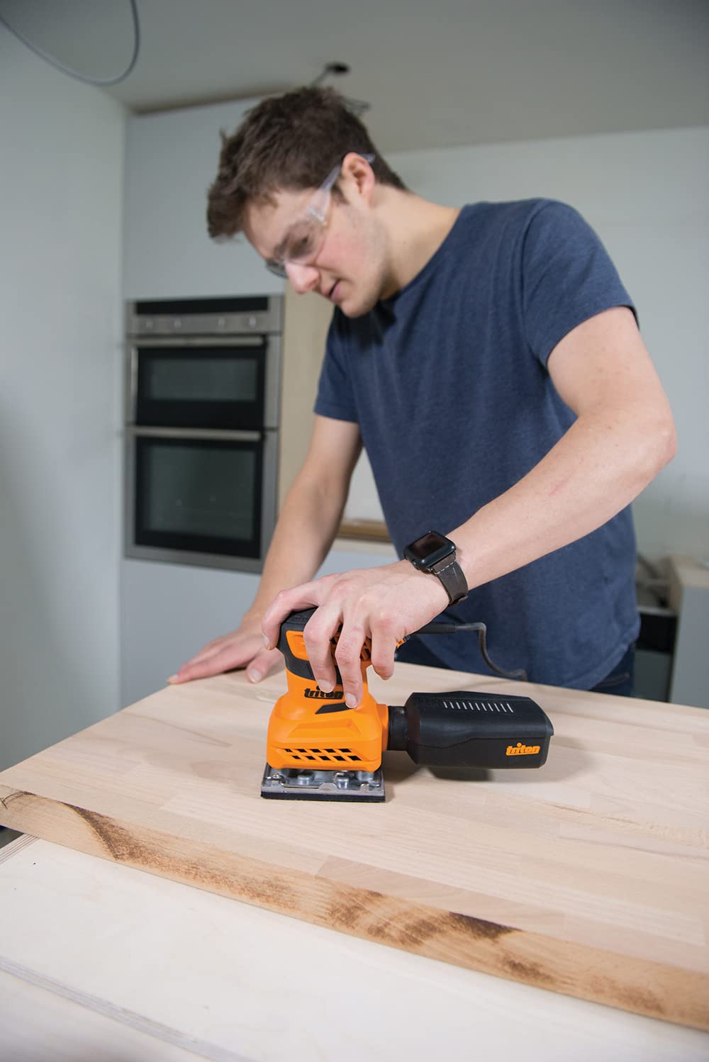 1.6 Amp Orbital Palm Sander 1/4" Sheet H2624
